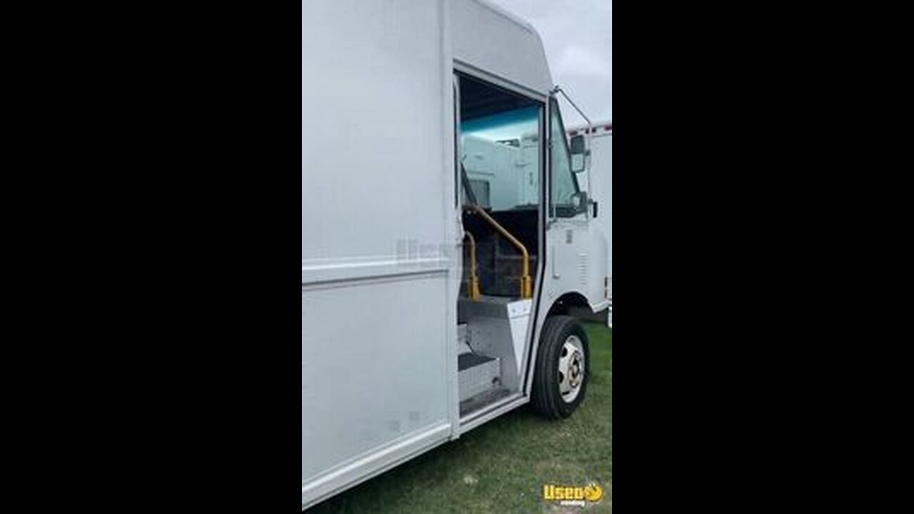 2002 26' Freightliner MT45 All-Purpose Mobile Kitchen Food Truck for Sale in Georgia!