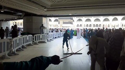 Cleaning process in Masjid ul Haram, MashAllah