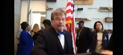 Dr. Peter Hotez calls a concerned mother a "useful idiot."