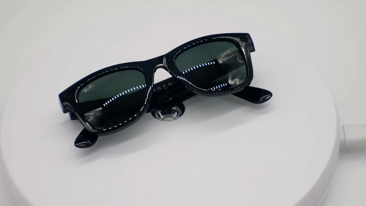 Ray-Ban Stories Wayfarer Smart Glasses - Spinning Glases