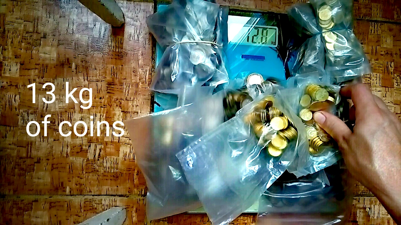 How does 13 kilograms of coins look like?