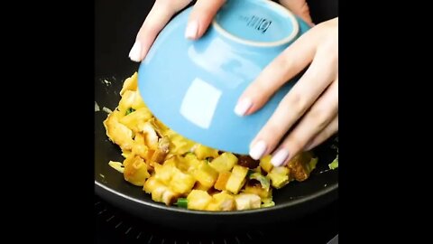 CRAZY WAYS TO COOK EGGS