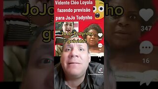 Vidente Cléo Loyola fazendo previsão para JoJo Todynho