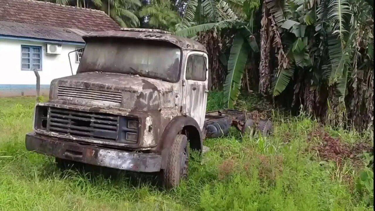 Caminhões Abandonados Parte 215