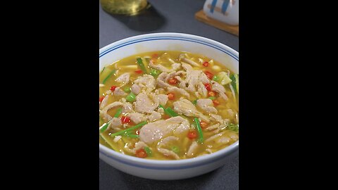 Smooth pork in sour soup, spicy and sour, delicious and goes well with rice