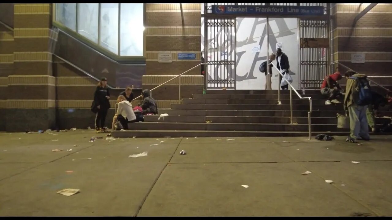 A Night Walk Through Kensington