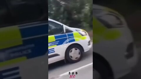 WHEELIE INFRONT OF POLICE