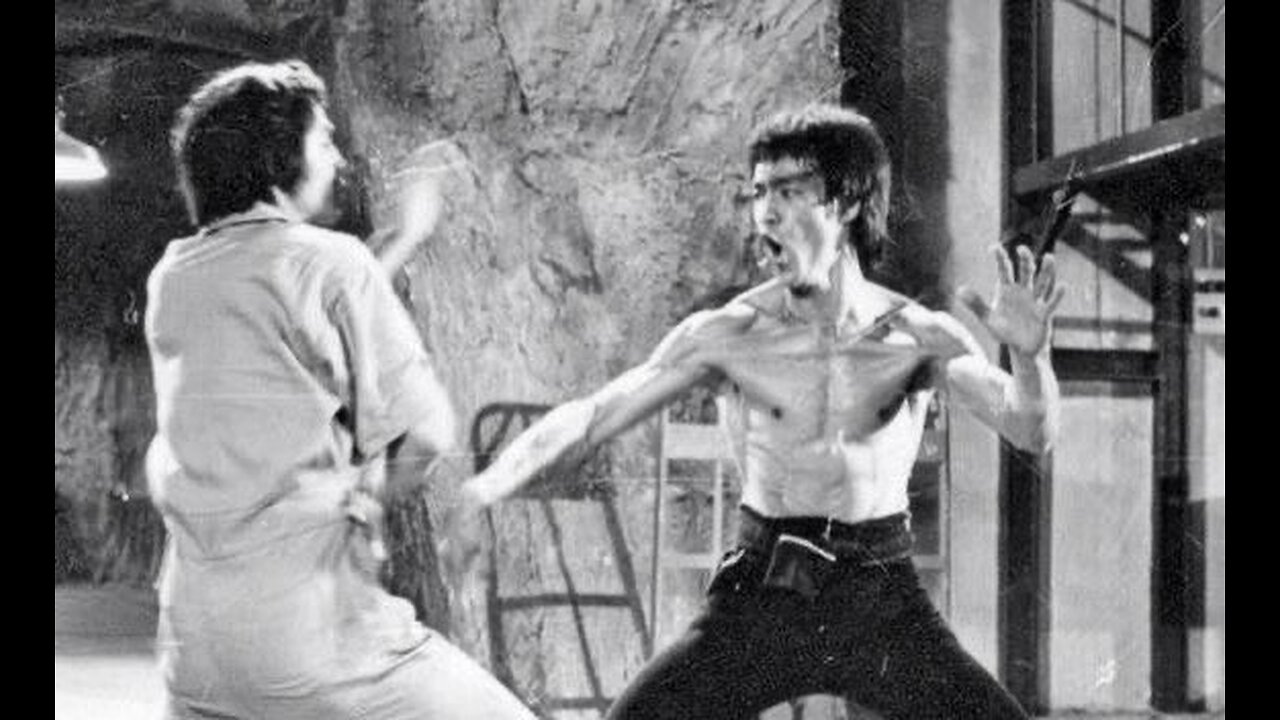 Cross kick Studio Films Bruce Lee Enter The Dragon