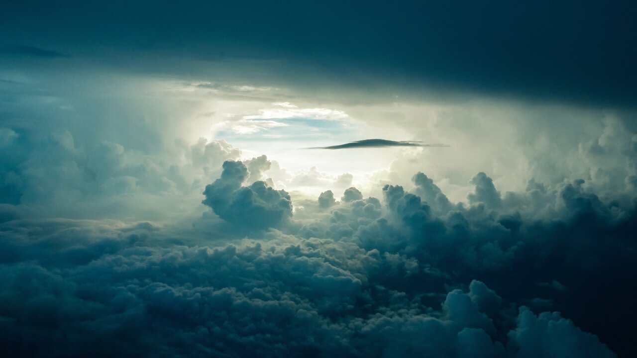 Seeing the clouds above the clouds under the rays of the sun