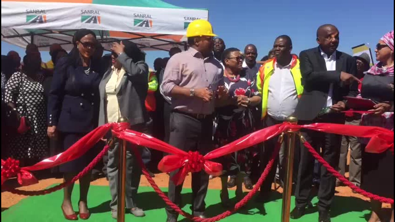 SOUTH AFRICA - Pretoria - Moloto road which has been earmarked for upgrades to the tune of billions (Video) (GSW)