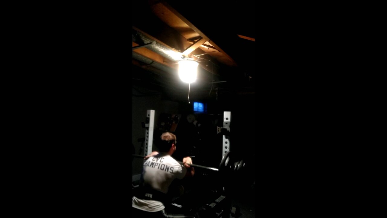 290 lbs front squat easy