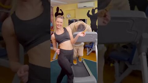 Funny Video Of Man and Woman In A Gym