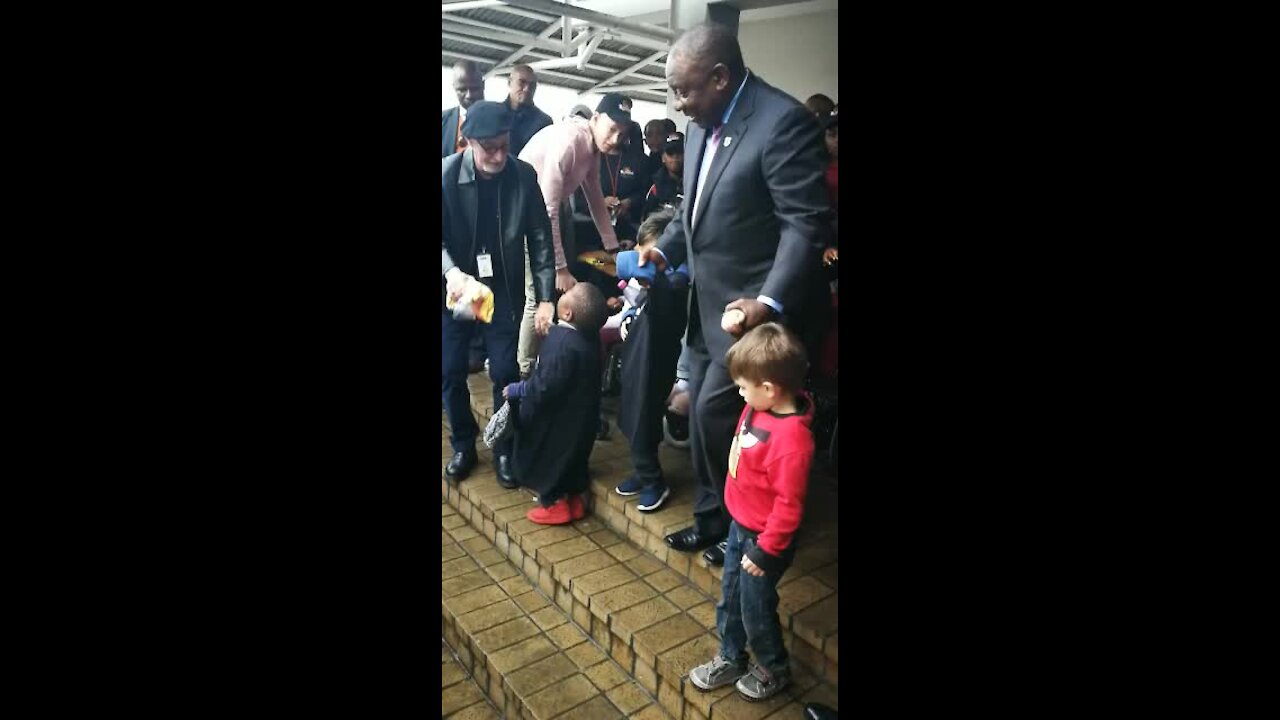 Ramaphosa goes live with patients at children's hospital radio station (TNh)