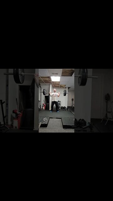 who's lifting today? #deadlift #exercise #fitness #gym #homegym #gymlife #viralshorts #video #strong