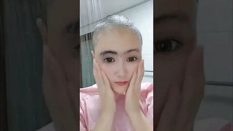 Beautiful Chinese Girl Shaves Off Her Hair