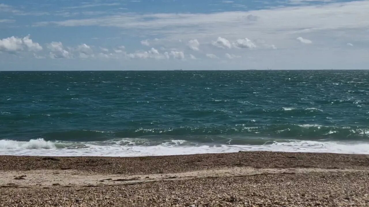 2 minutes of calm relaxation by the sea.