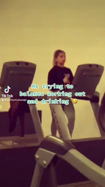 Me trying to balance working out and drinking 🤣