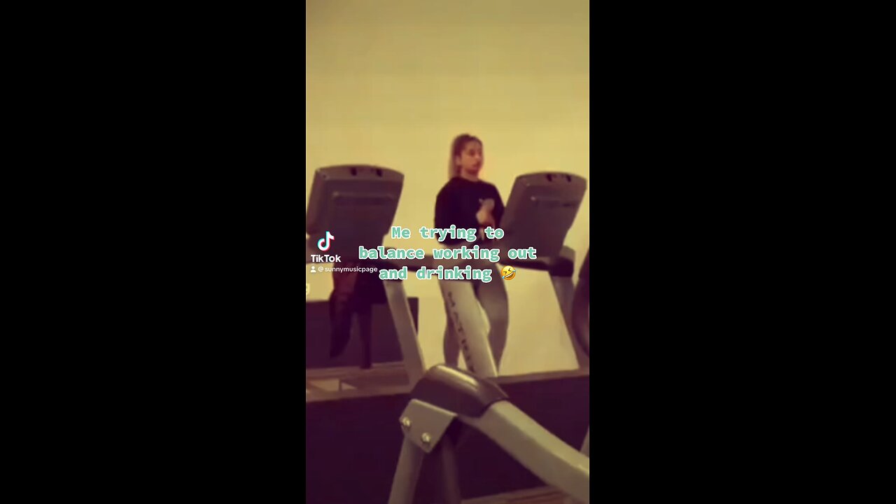 Me trying to balance working out and drinking 🤣