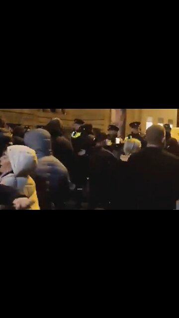 Dublin About To Explode As A Huge Mob Demands Deportations After A Migrant Stabbed 3 Children