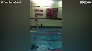 Aprenda como não mergulhar em uma piscina