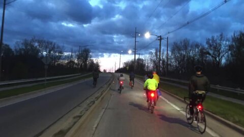 If you're looking to meet new people and socialize while riding your bike, the Lansing Bike Party is for you.