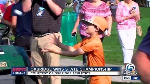 Rickie Fowler gives young fan a gift