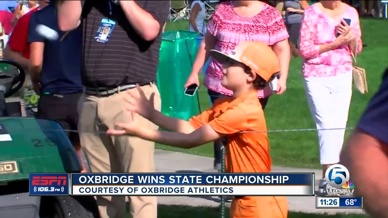 Rickie Fowler gives young fan a gift