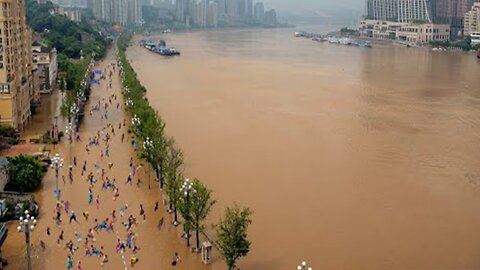 Urgent evacuation! Massive flooding hit Caracas, Venezuela