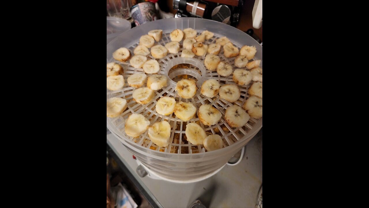 Prepping Bananas to Dehydrate