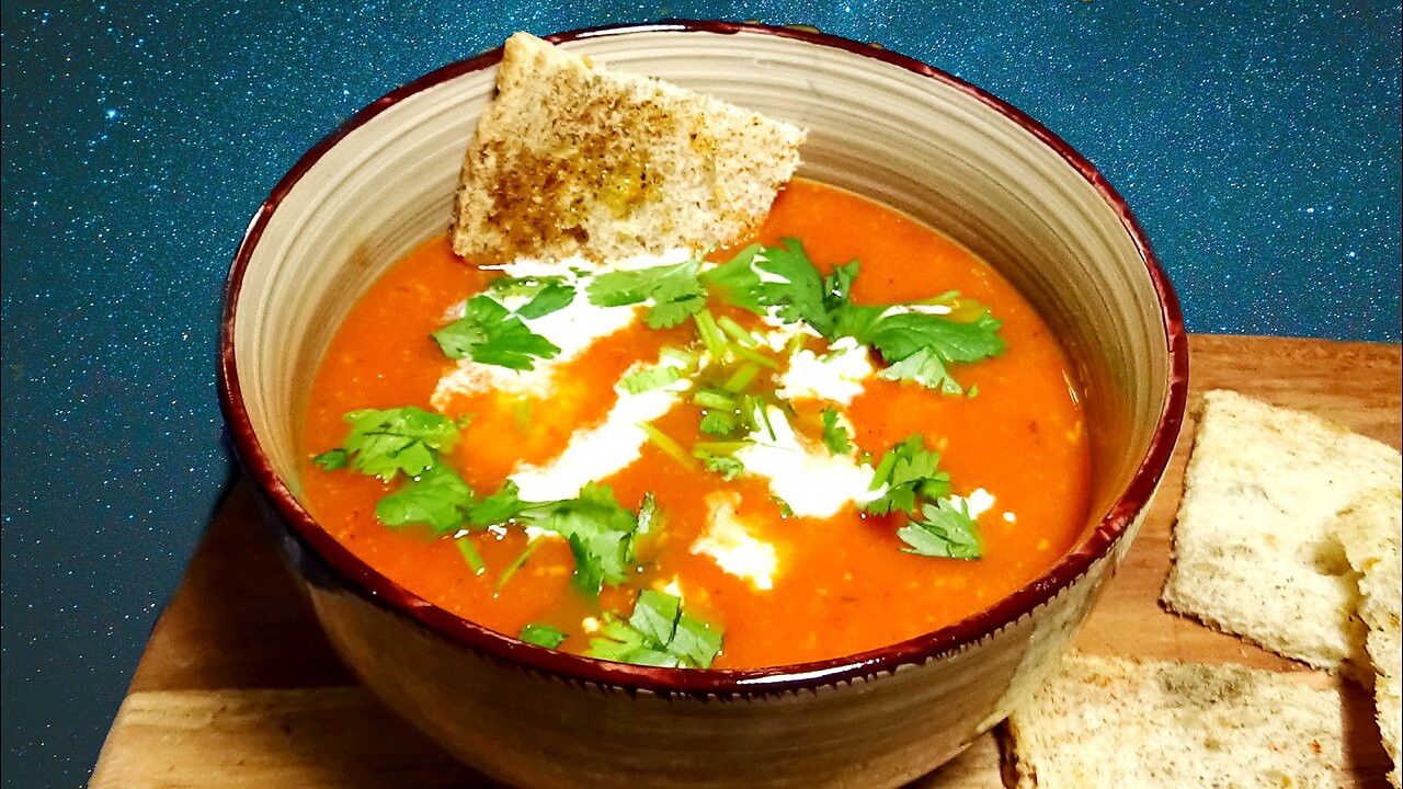 Roasted Garlic Tomato Soup / Easy Creamy Soup for Cold Days