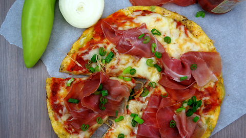 This no-flour pizza recipe doesn't require an oven!