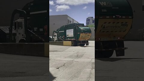 Garbage truck rock n roll