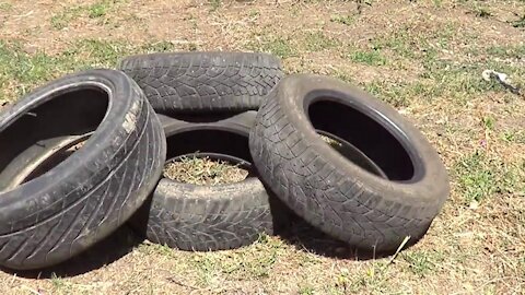 Garden paths made of car tires