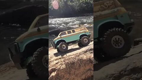 Almost lost the Rock Van! #radiocontrol #rc #hobbyplus #rccrawler #rccar #tinytrucks