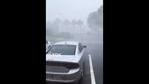 CATEGORY-5- HURRICANE ”MILTON”⛈️🚗🌬️🛻📸TOUCHES DOWN IN FORT MYERS FLORIDA💨💦🏡🌊💫