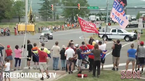 Biden’s Motorcade is Met With Jeers and Middle Fingers - 2734