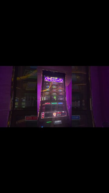 Don’t trust Slot Machines! #lasvegas #casino #slots