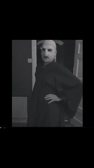 When you have a fashion Halloween show at 7 but gotta kill Harry Potter at 8