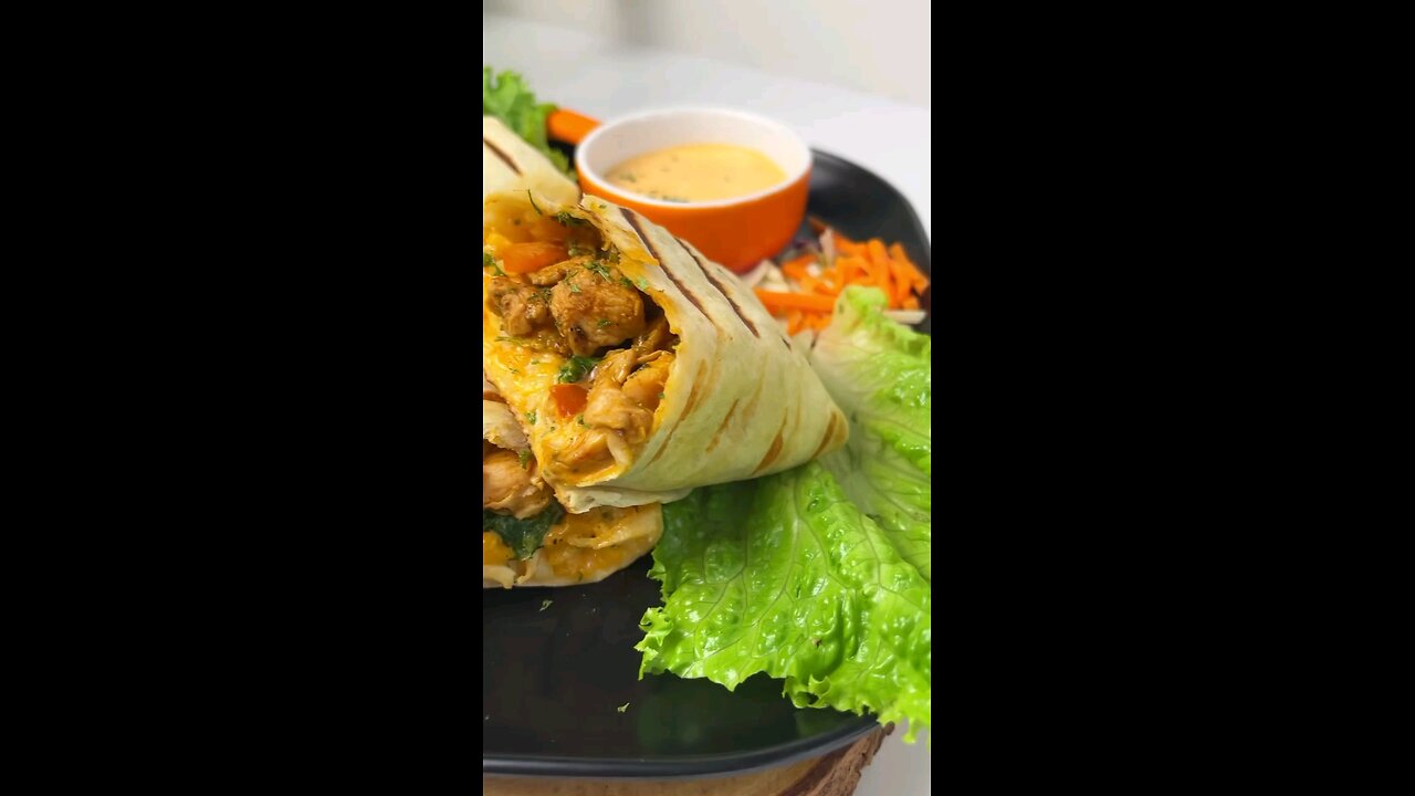 CHICKEN CHEESE WRAPS | #spicywraps #chickencheesewrap #periperi #chickenwraps #tortillawrap #cooking