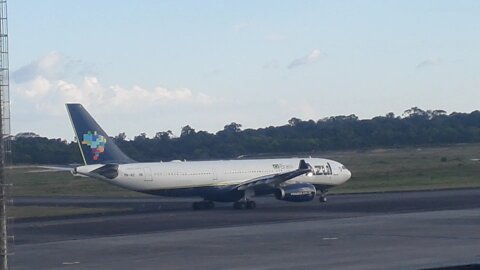 Azul Linhas Aereas: Airbus A330-243 PR-AIZ, pushback e decolagem de Manaus para Campinas