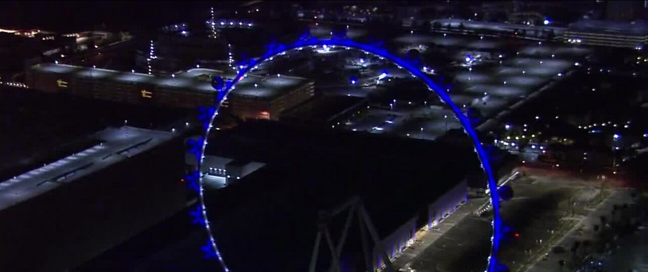 The Eiffel Tower & High Roller light up for draft