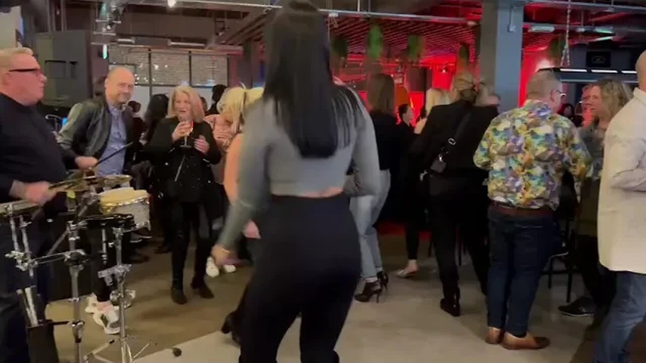 Jonny Bongo main