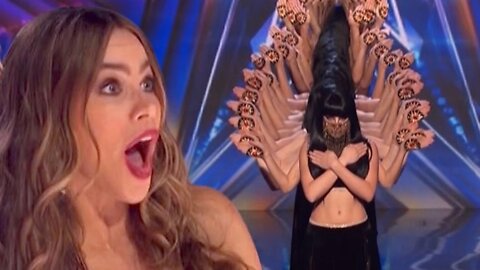 WOW REACTS On : Mayyas' Hypnotic Dance Gets Sofia Vergara's GOLDEN BUZZER! | SPEXPLX