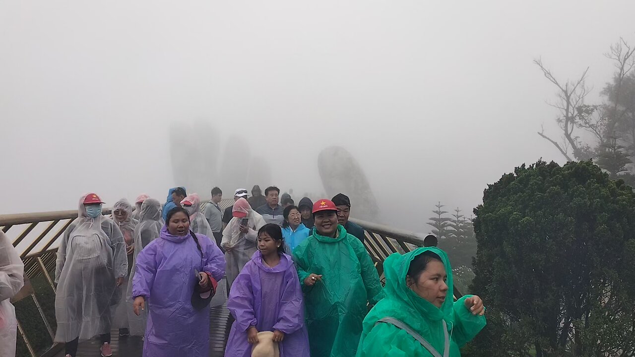 golden bridge 🌉 in Vietnam ba na hills