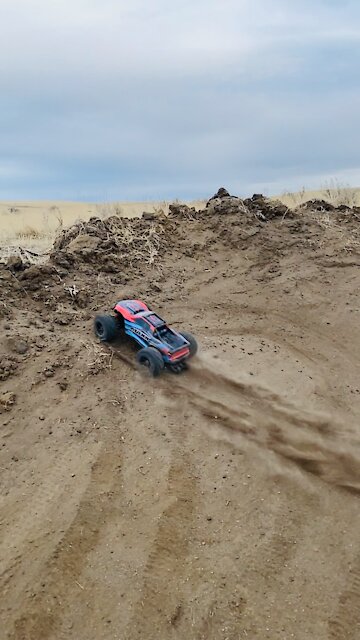 Traxxas Maxx Front Flip Fail