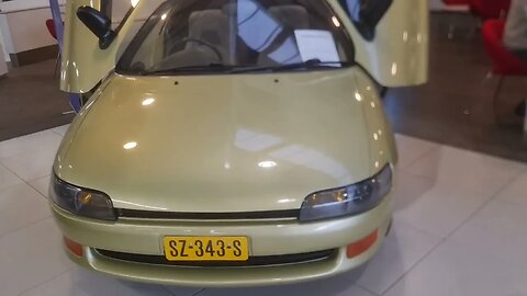 TOYOTA SERA in Nederland. Gulwing door small sports coupe