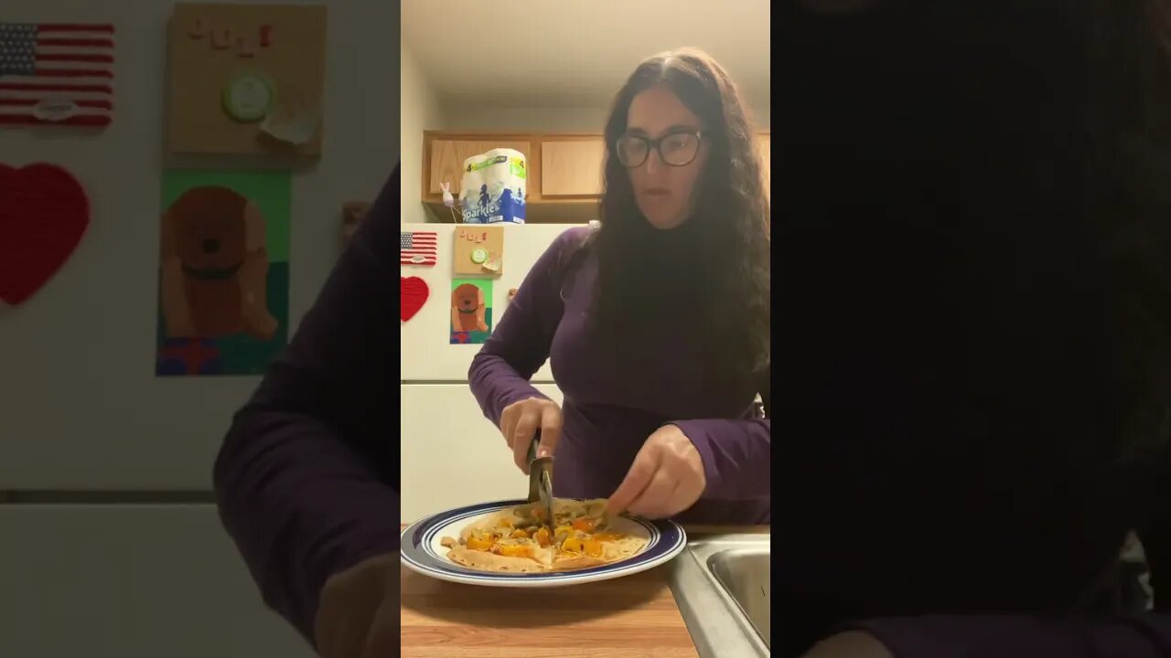 Tortilla Hummus, Olive and Bell Pepper Pizza Out of the Air Fryer
