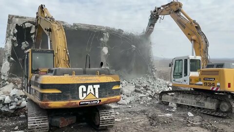 Liebherr 934 With Concrete Pulverizer & Cat 325B With Hydraulic Breaker-Sotiriadis/Labrianidis-9