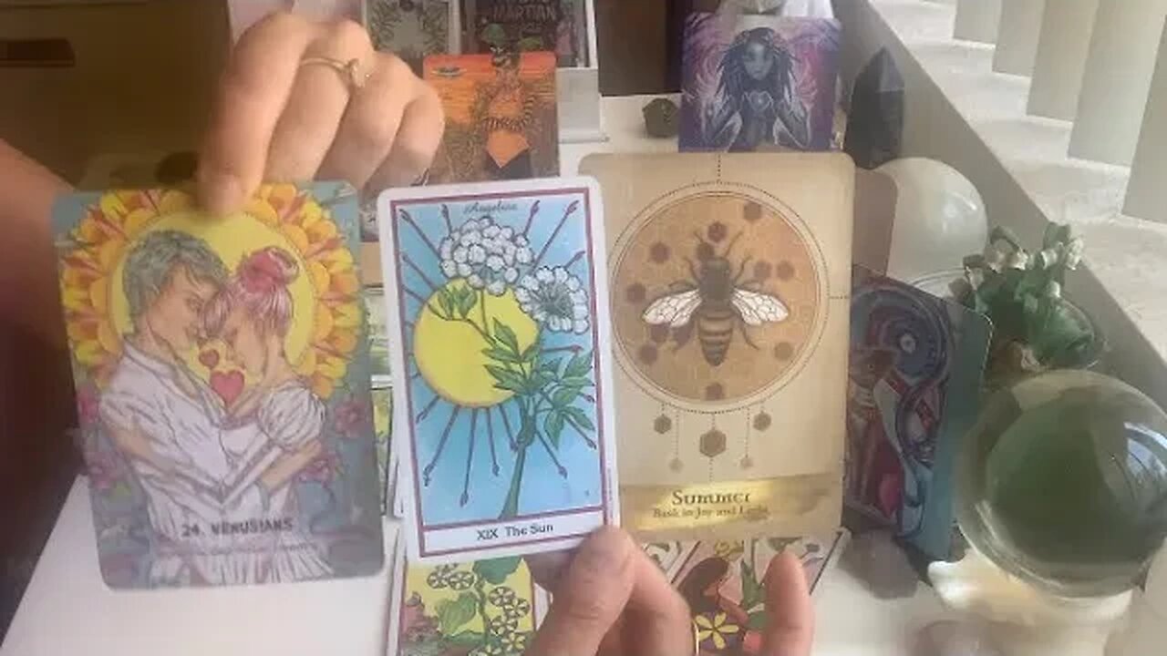 Leo ♌️ “The Portal into LOVE!” June 2023 Tarot & Oracle Reading from Sedona 🌞