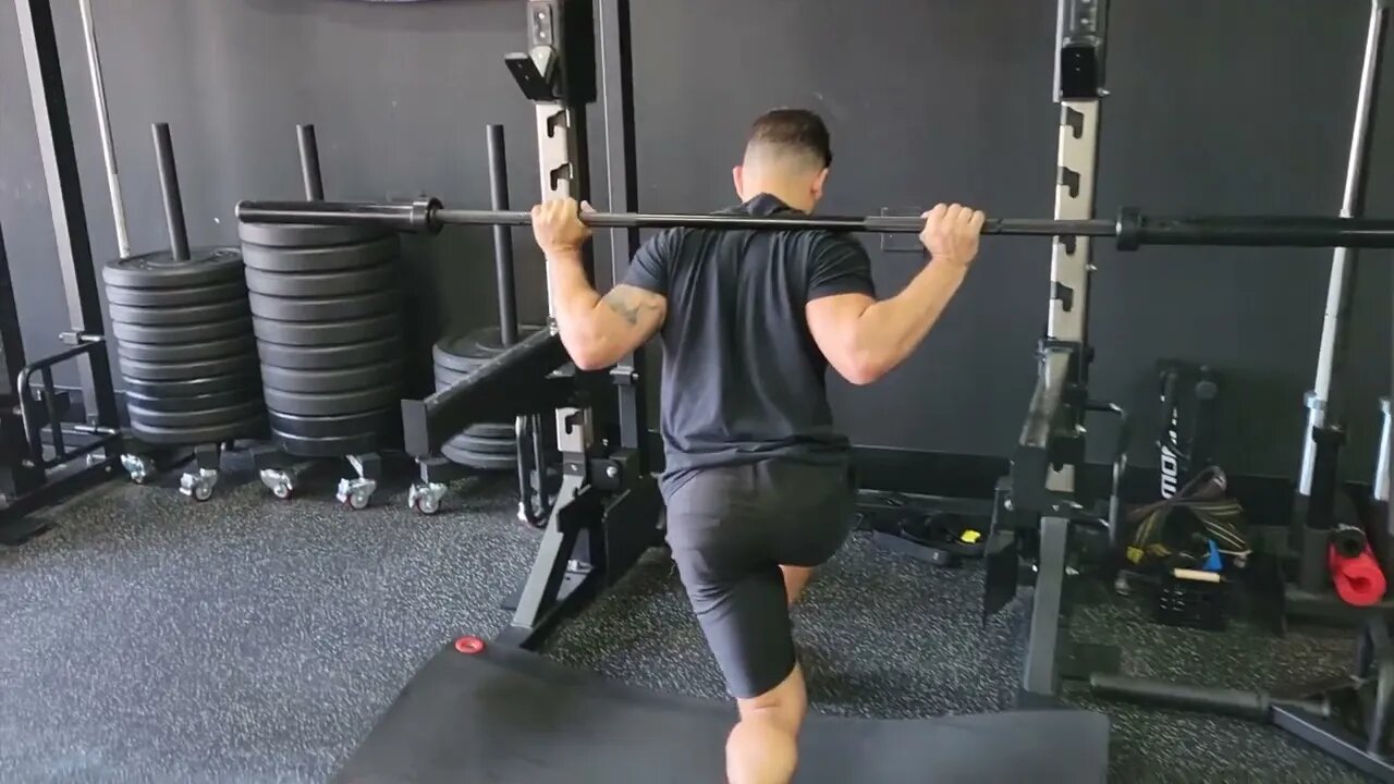 Barbell Backstep Curtsy Lunges (Same Side)